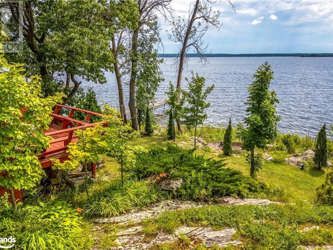 108 Sunview Lane, Georgian Bay