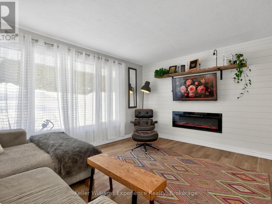 229 MOUNTAIN AVENUE, Tay (Waubaushene)