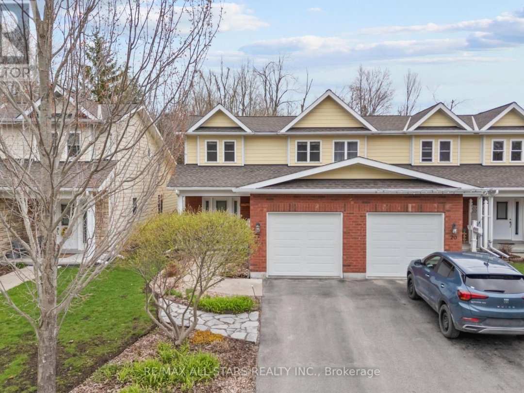 22 DEANE STREET, Kawartha Lakes (Fenelon Falls)