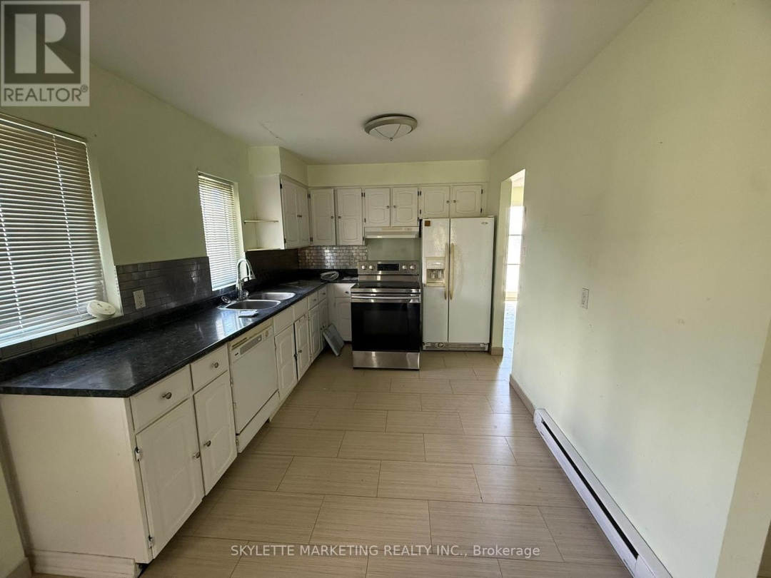 24 - 2 PARADISE BOULEVARD, Lake Simcoe