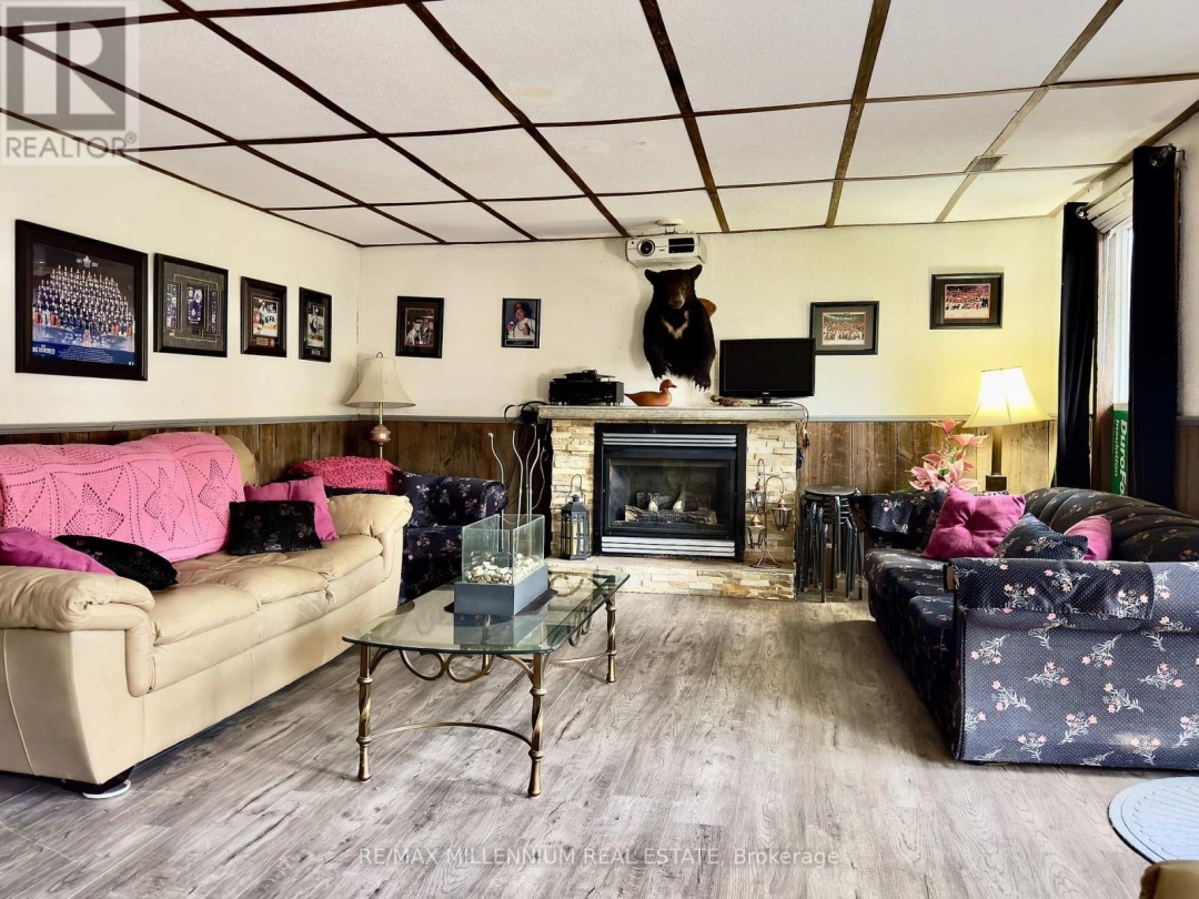 3741 CEDAR RAPIDS DRIVE S, North River