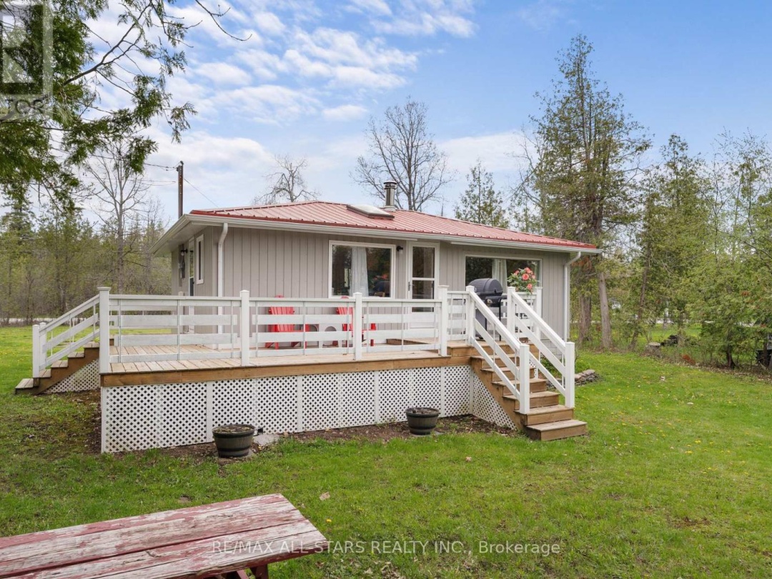 3 REGATTA STREET, Sturgeon Lake