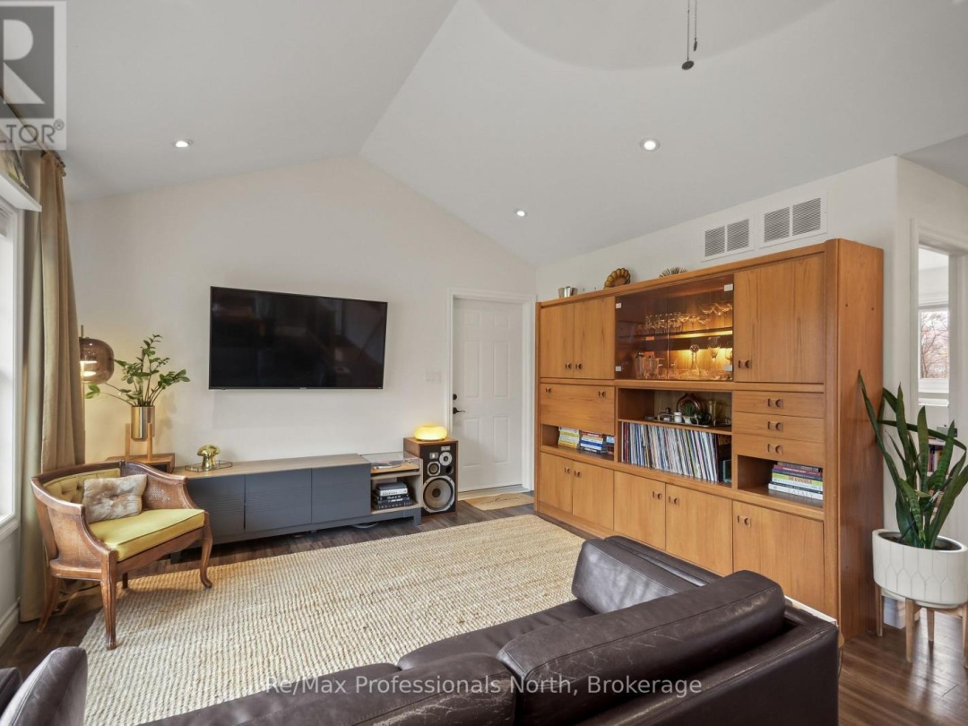 69 YONGE STREET S, Huntsville (Chaffey)