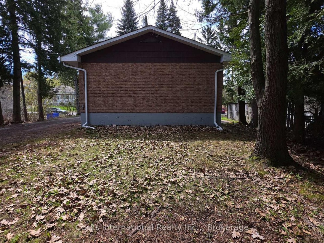 36 SUSAN STREET W, Huntsville (Chaffey)