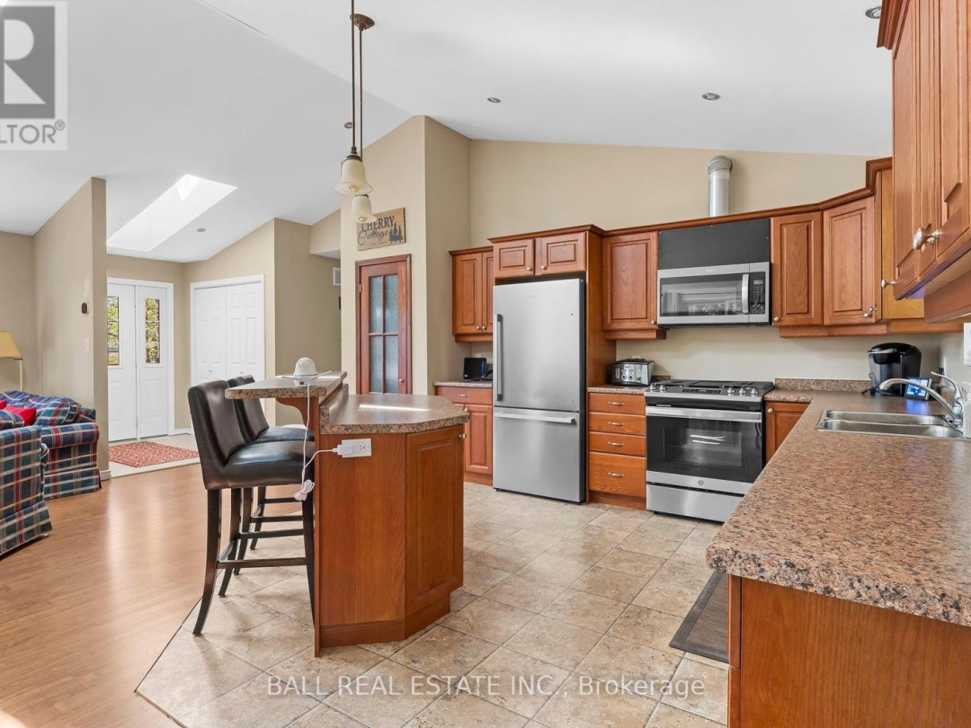 479 EAST CLEAR BAY ROAD, Crystal Lake