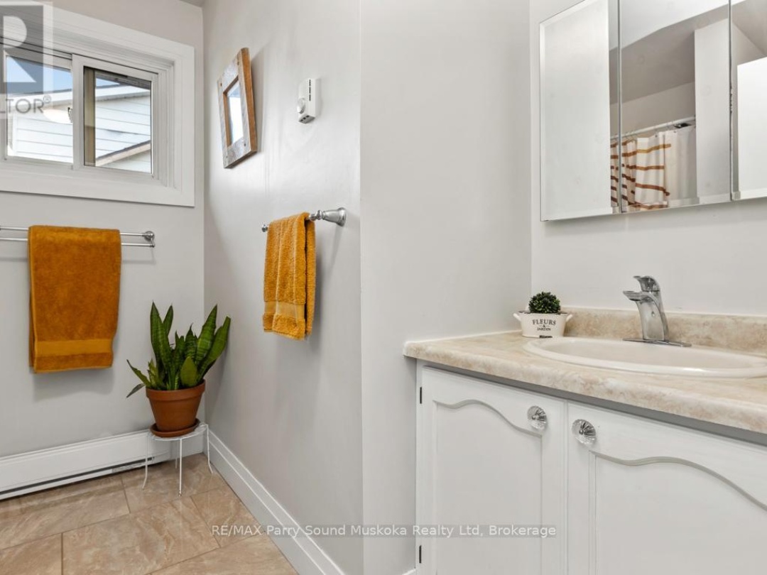28 FOREST STREET, Parry Sound
