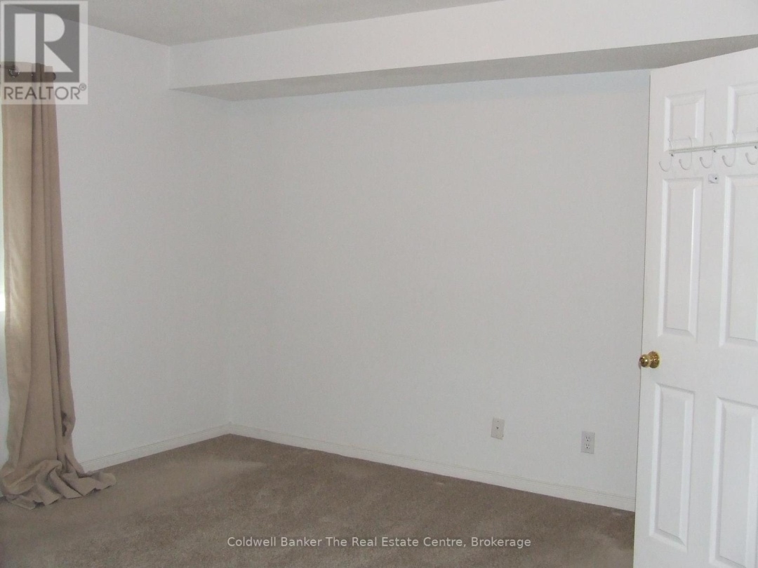 205 - 115 BOND STREET E, 
