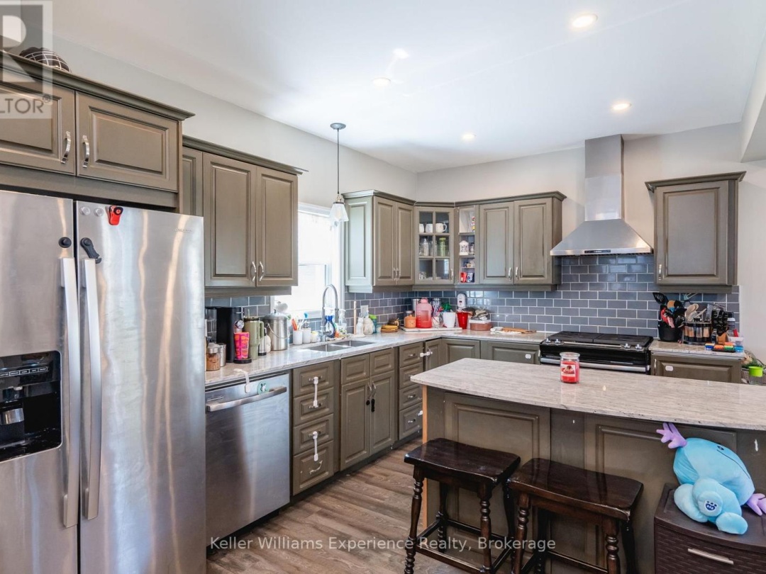 313 Mcnicoll Street, Tay (Port McNicoll)