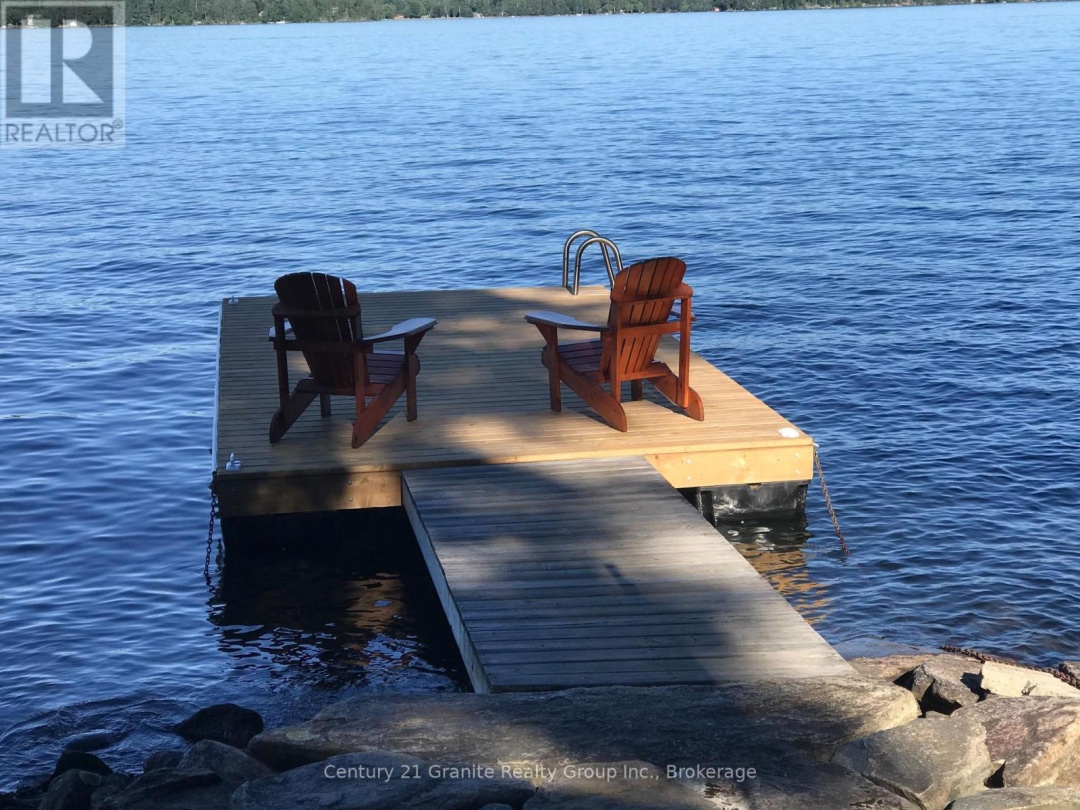 1035 HARVEST MOON LANE, Halls Lake