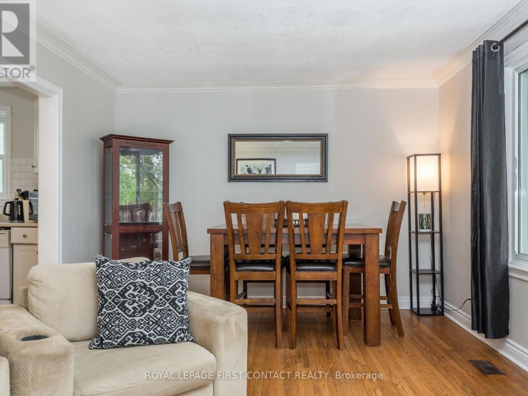 48 BRANT STREET W, 