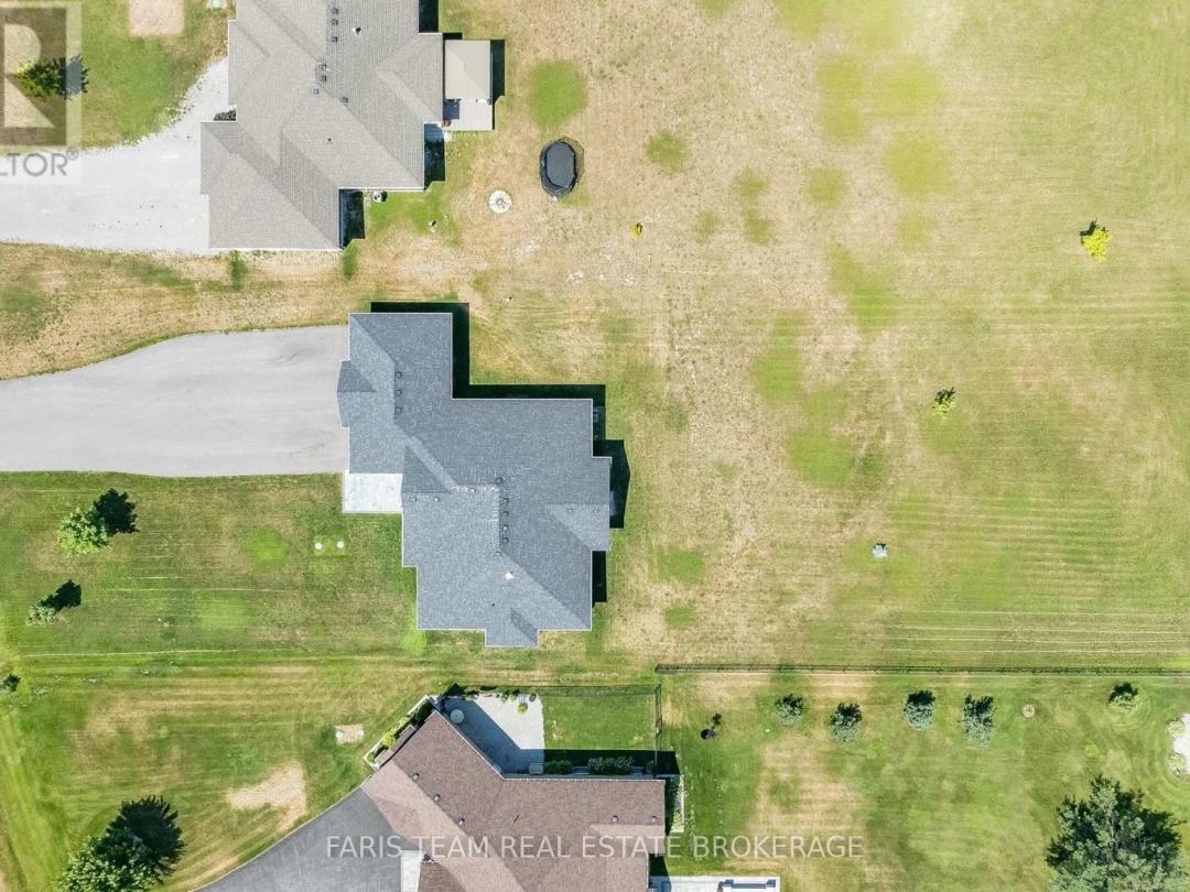 5 BREANNA BOULEVARD, 