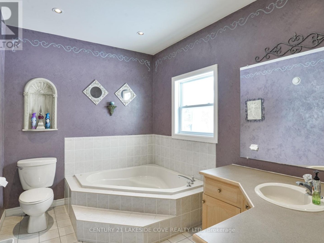 2811 STEPHEN DRIVE, Lake Simcoe