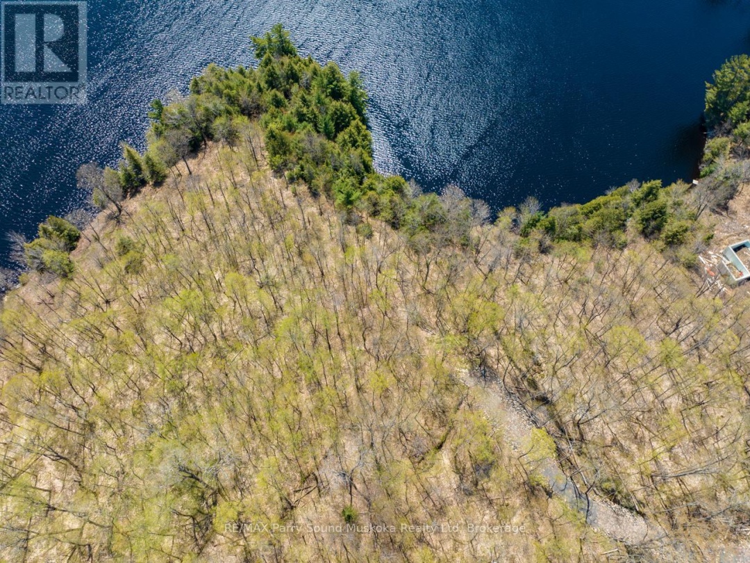 33 PAULS BAY ROAD, Harris Lake