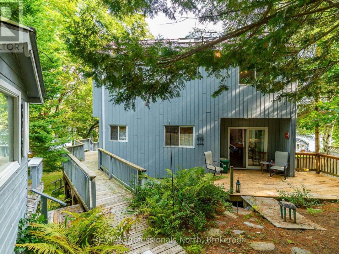 1080 PETTICOAT LANE, Minden Lake