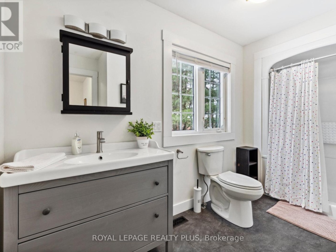 16 Black Bear Drive, Cameron Lake