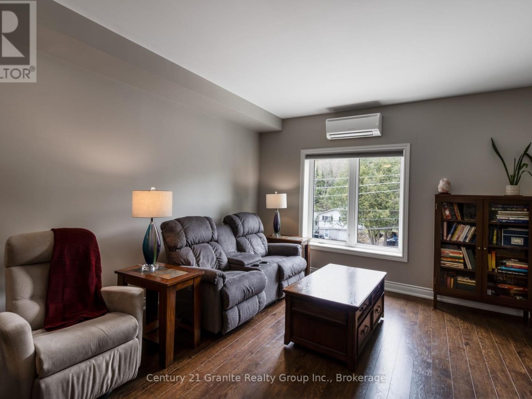 203 4 Lake Avenue, Dysart et al (Dysart)