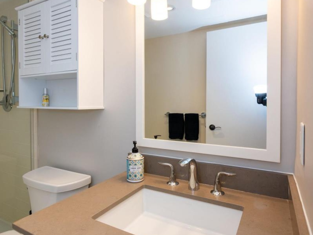 303 - 1235 DEERHURST DRIVE, Peninsula Lake