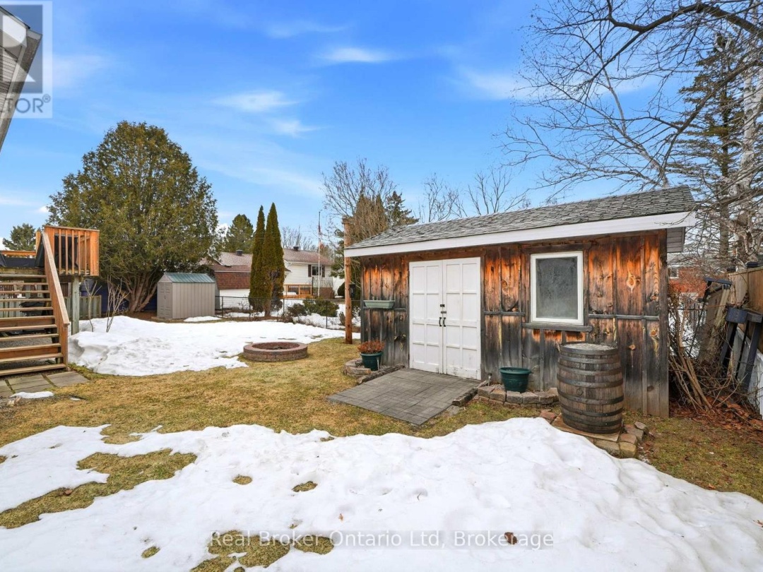 8271 93 HIGHWAY, Tiny (Wyebridge)