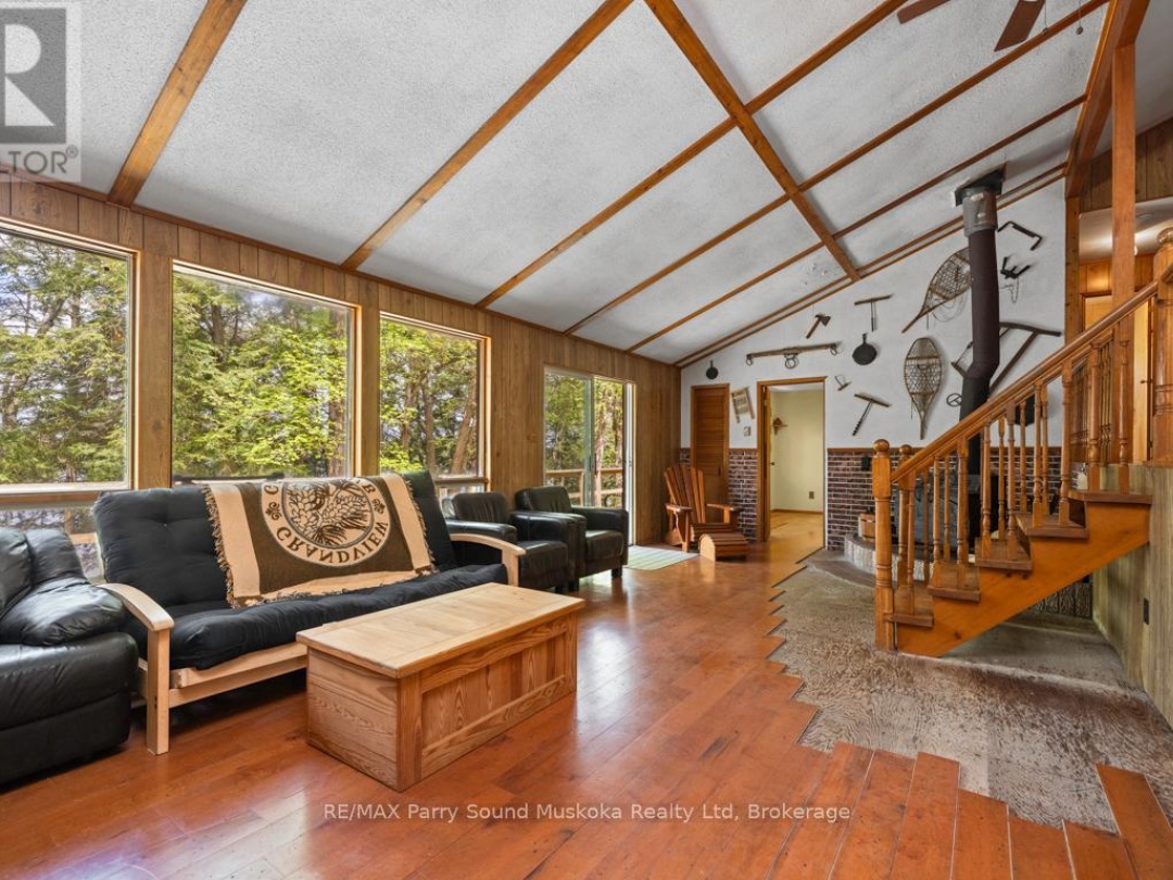 33 HOUSTON LANE, Otter Lake