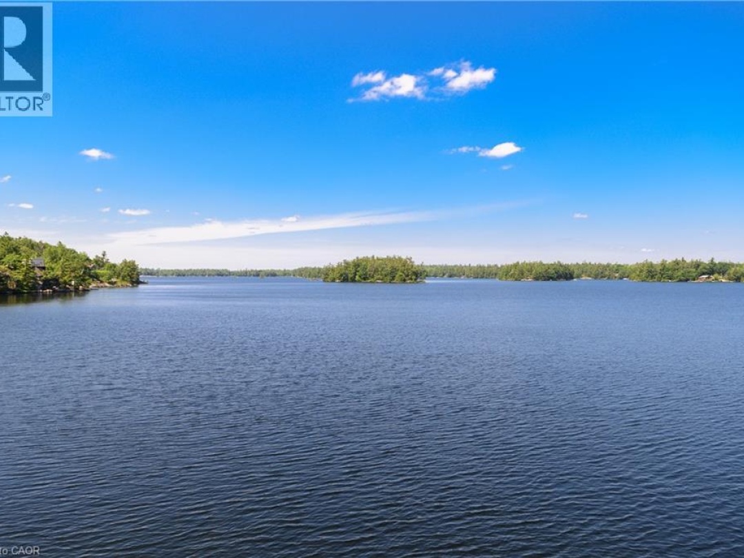 990 HASKETT'S Drive, Six Mile Lake
