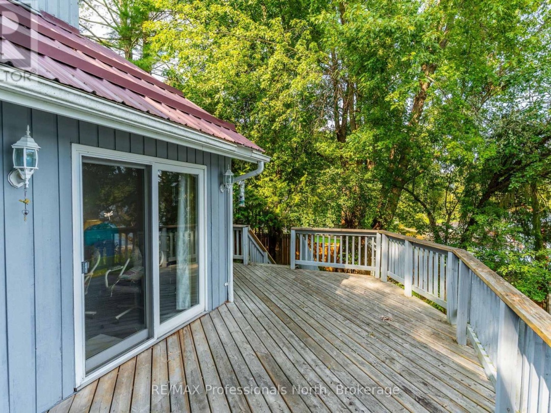 1080 PETTICOAT LANE, Minden Lake