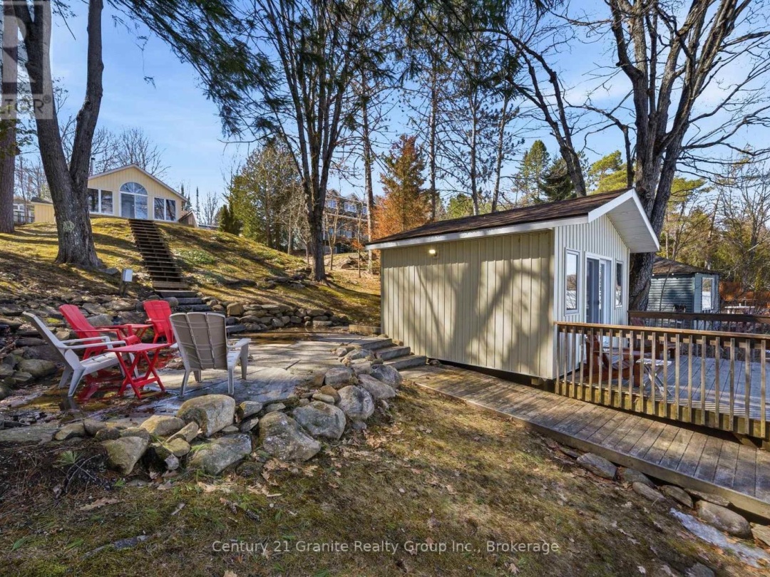 1035 HARVEST MOON LANE, Halls Lake