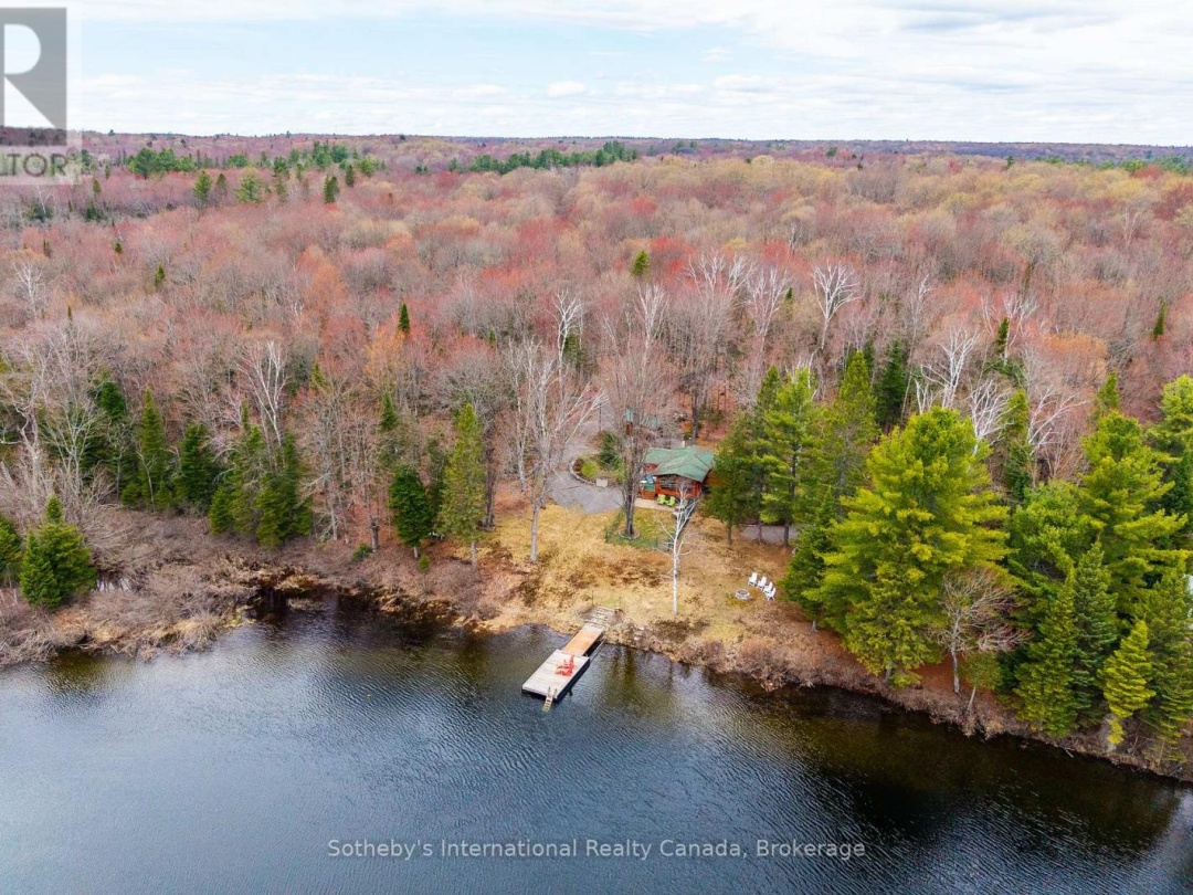 1041 CROCKFORD LANE S, Muskoka River