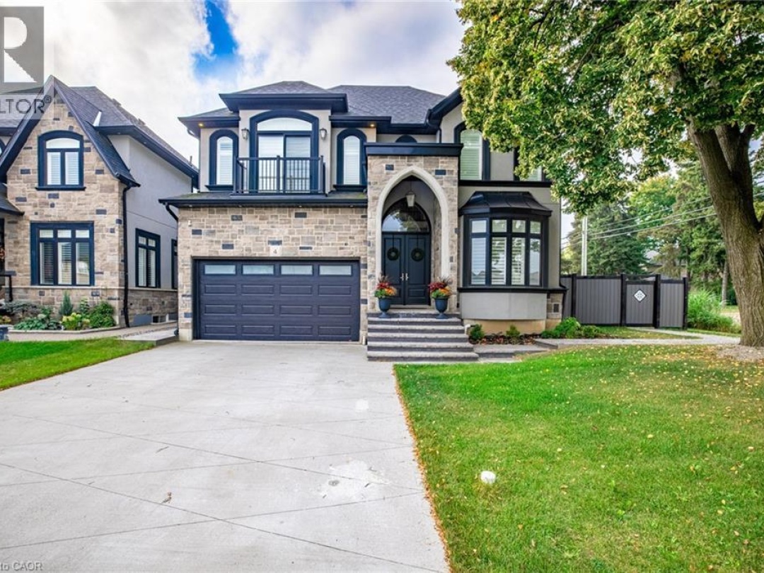 4 LOCKMAN Drive, Ancaster