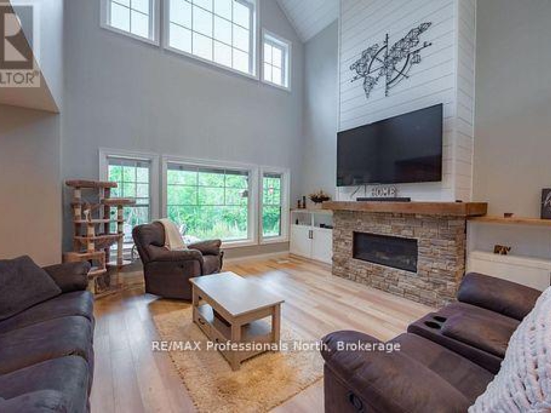 1677 HOSPITALITY ROAD, Minden Hills (Snowdon)