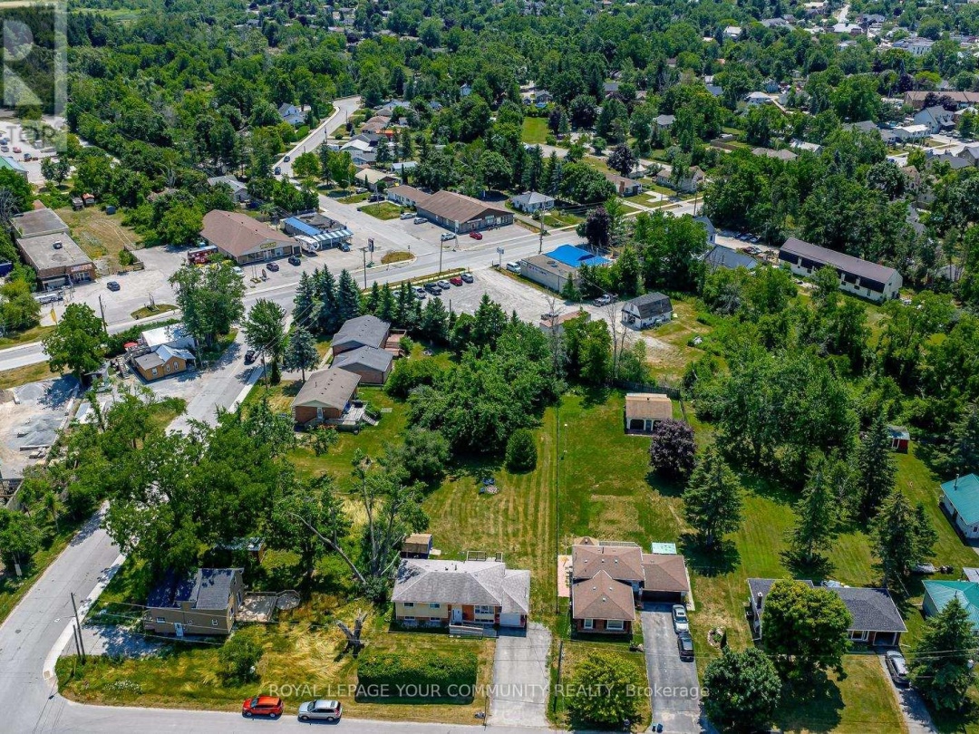 347 LAKELAND CRESCENT, 