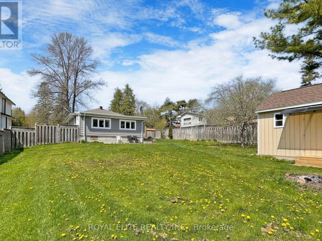 3965 Hilltop Road, Ramara