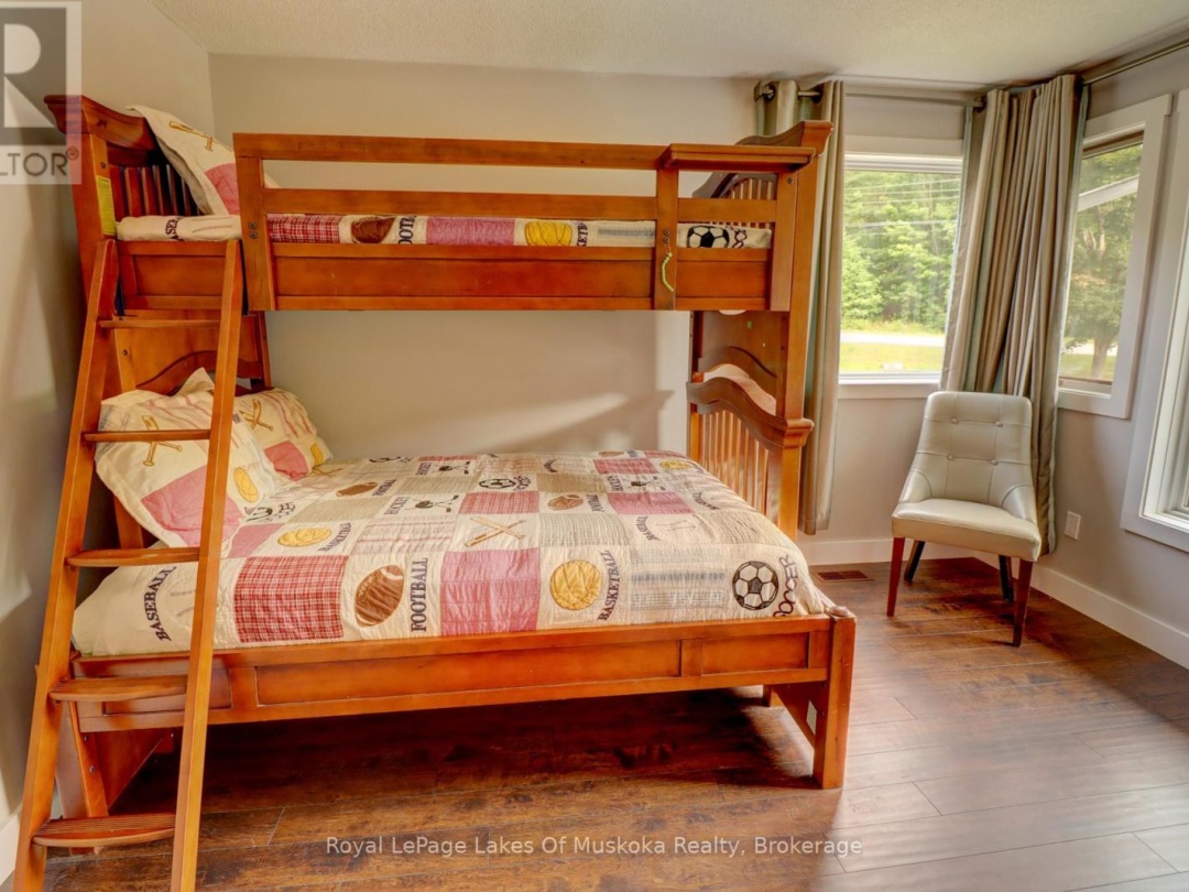 8 - 1561 HIDDEN VALLEY ROAD, 