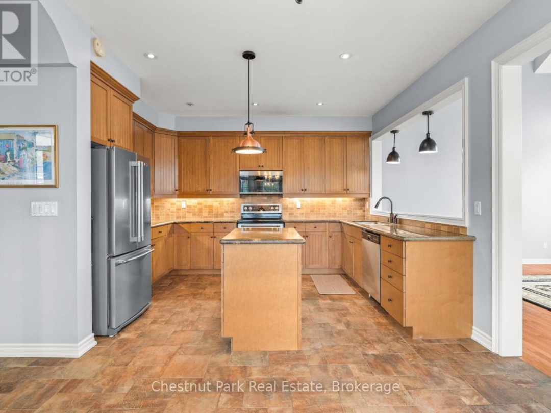 23 SPENCER STREET, Muskoka River