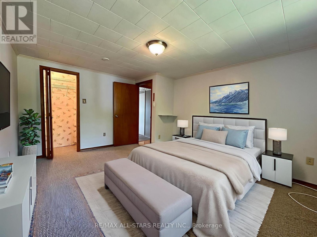 91 FRONT STREET W, 