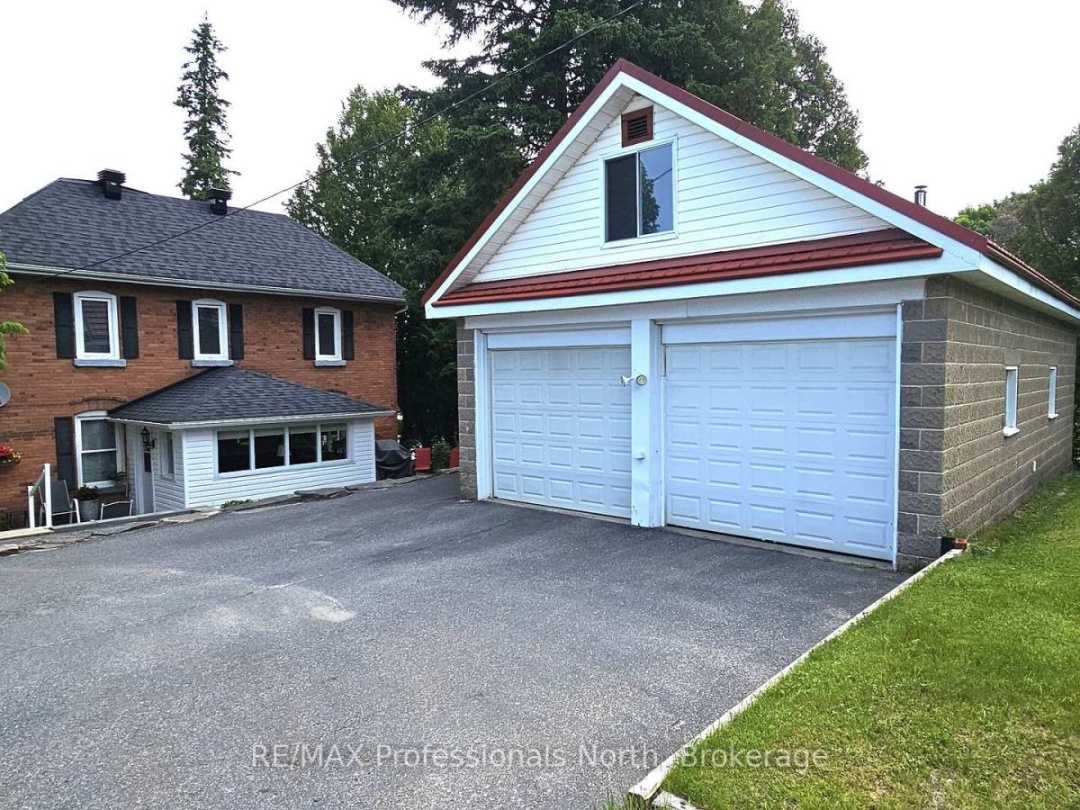 133 MAIN STREET W, 