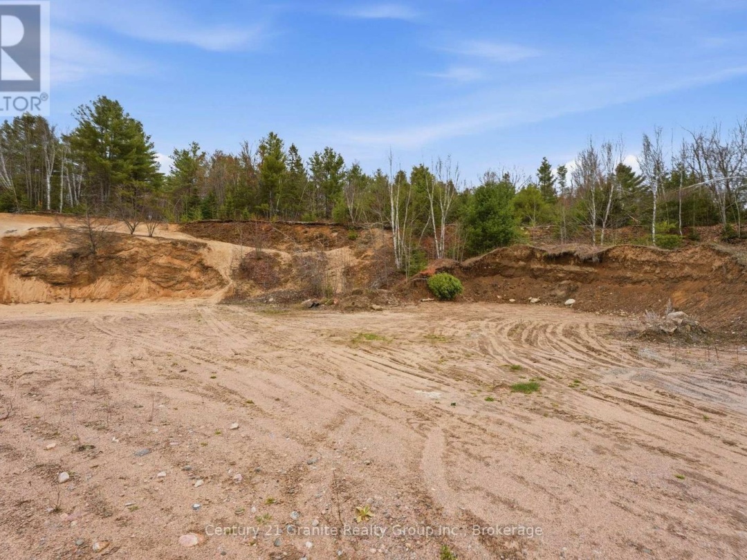 1314 HUNTER CREEK ROAD, Minden Hills (Lutterworth)