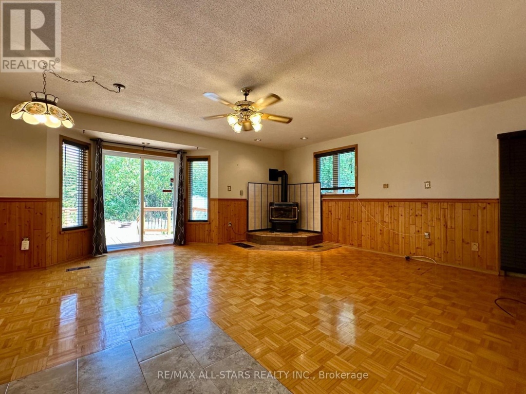 91 FRONT STREET W, 