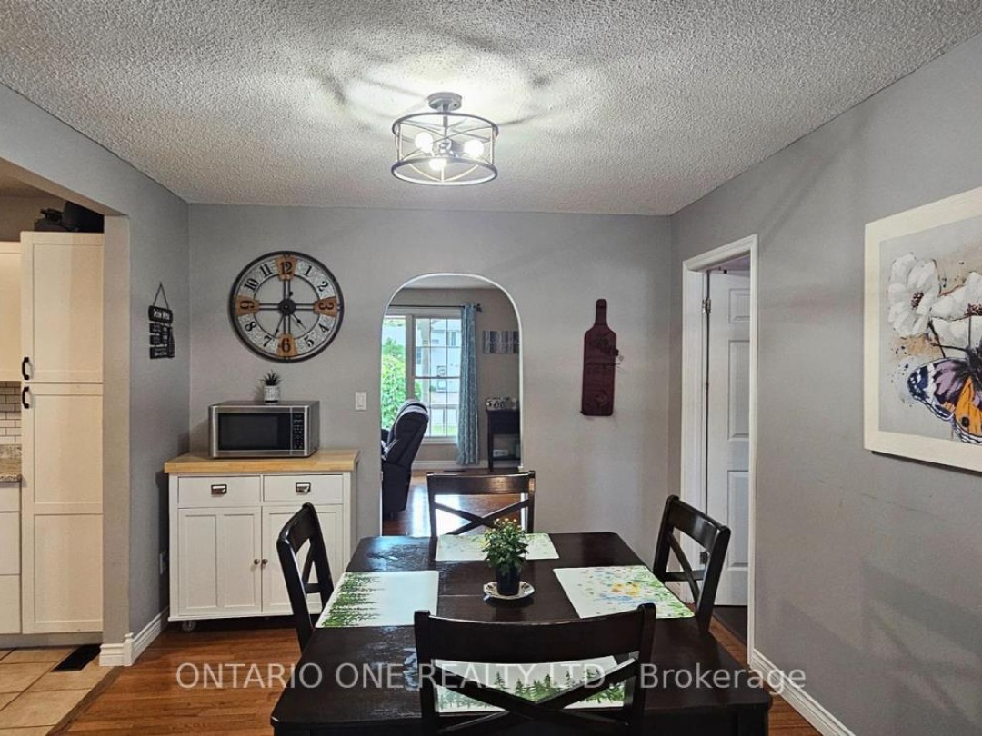550 MUSKOKA BEACH ROAD, 