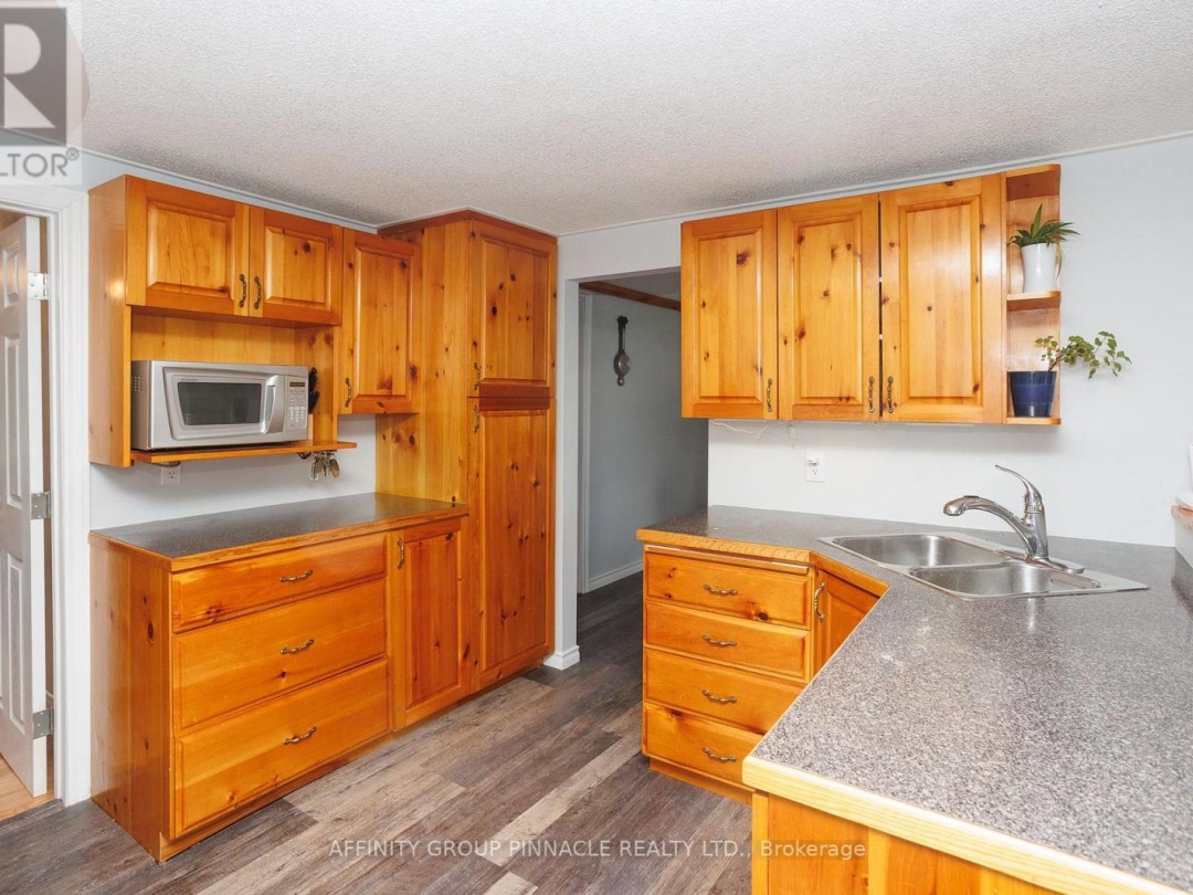 106 COLDSTREAM ROAD, Rosedale Lake