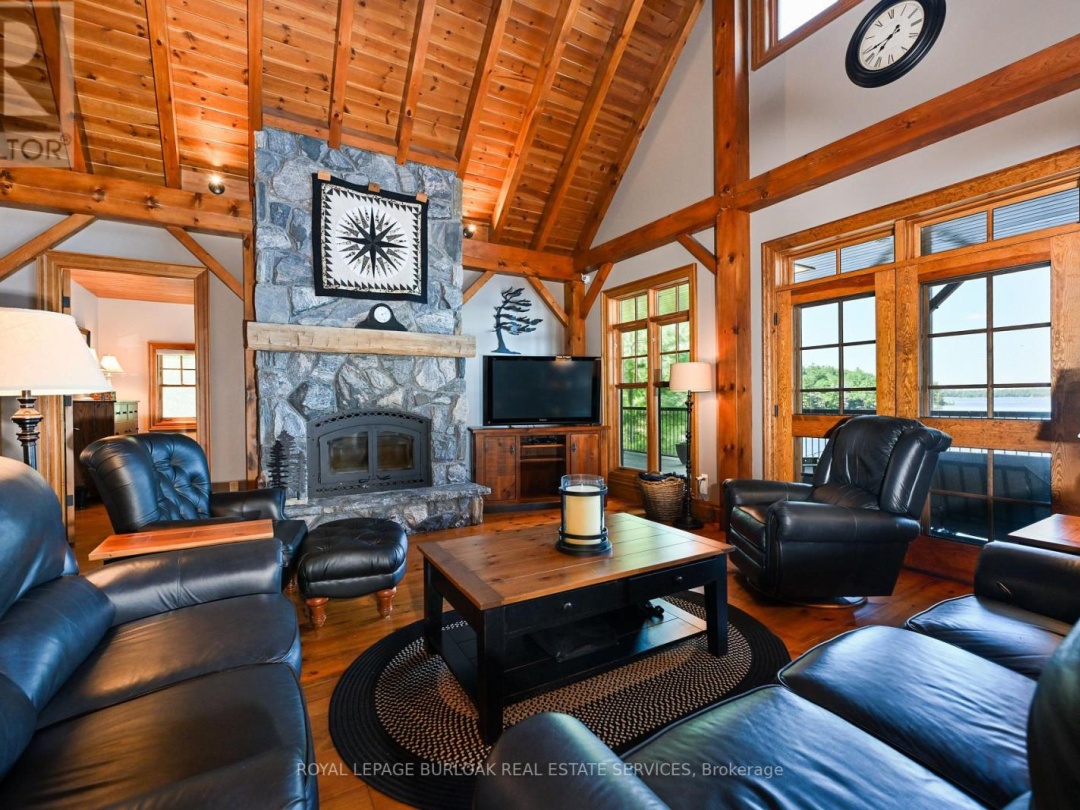 990 HASKETT'S DRIVE, Six Mile Lake
