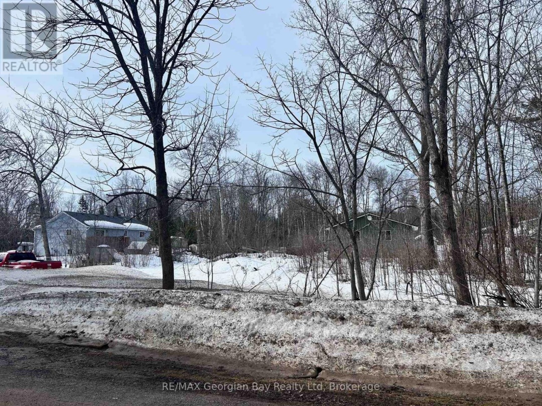 564 KEEWATIN AVENUE, Tay (Port McNicoll)