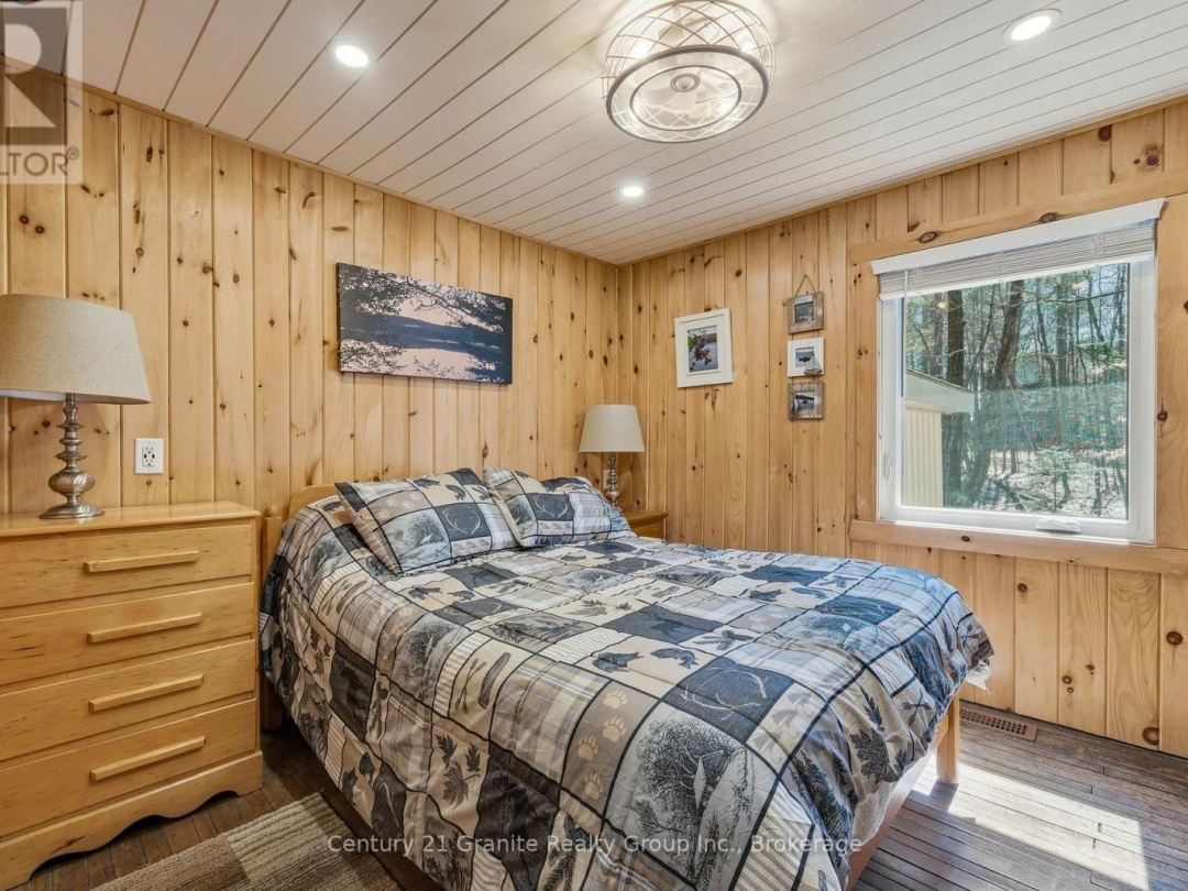 1035 HARVEST MOON LANE, Halls Lake