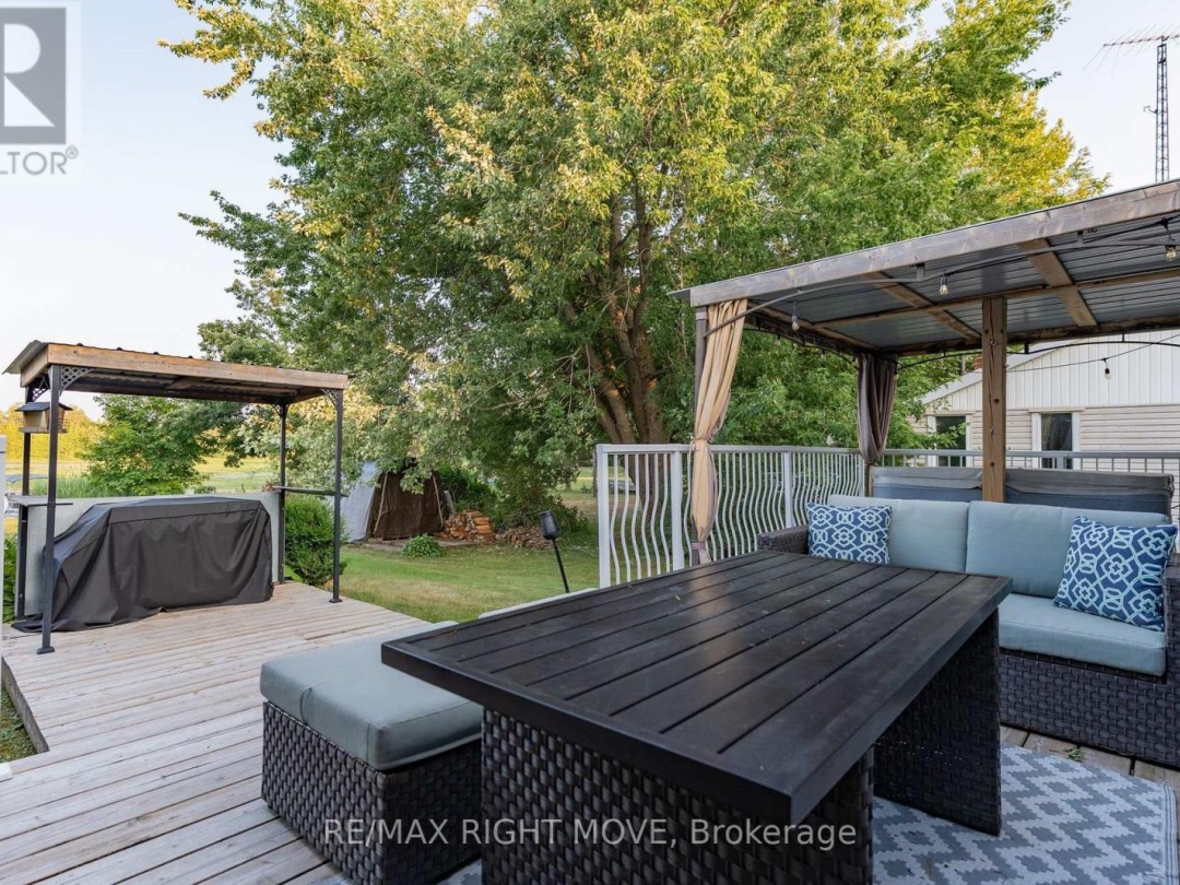 35 CEDAR BAY ROAD, Canal Lake