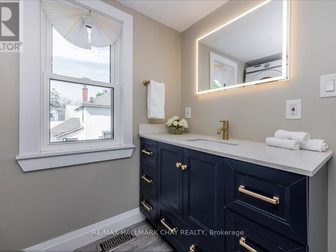 3366 MUSKOKA STREET, Severn (Washago)