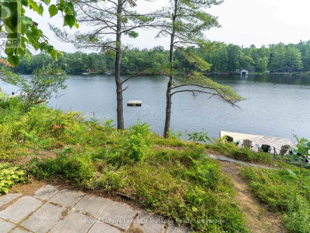 49 PINETREE ROAD, Loon Lake