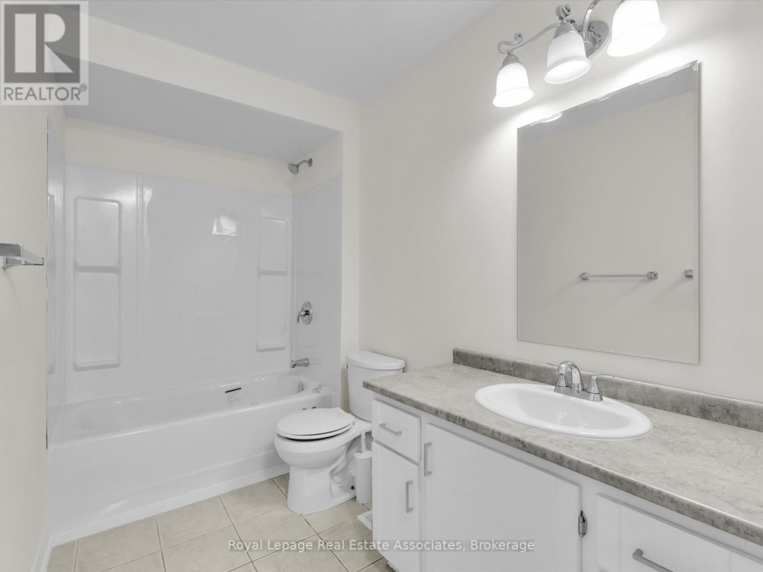 16 - 1581 HIDDEN VALLEY ROAD, 