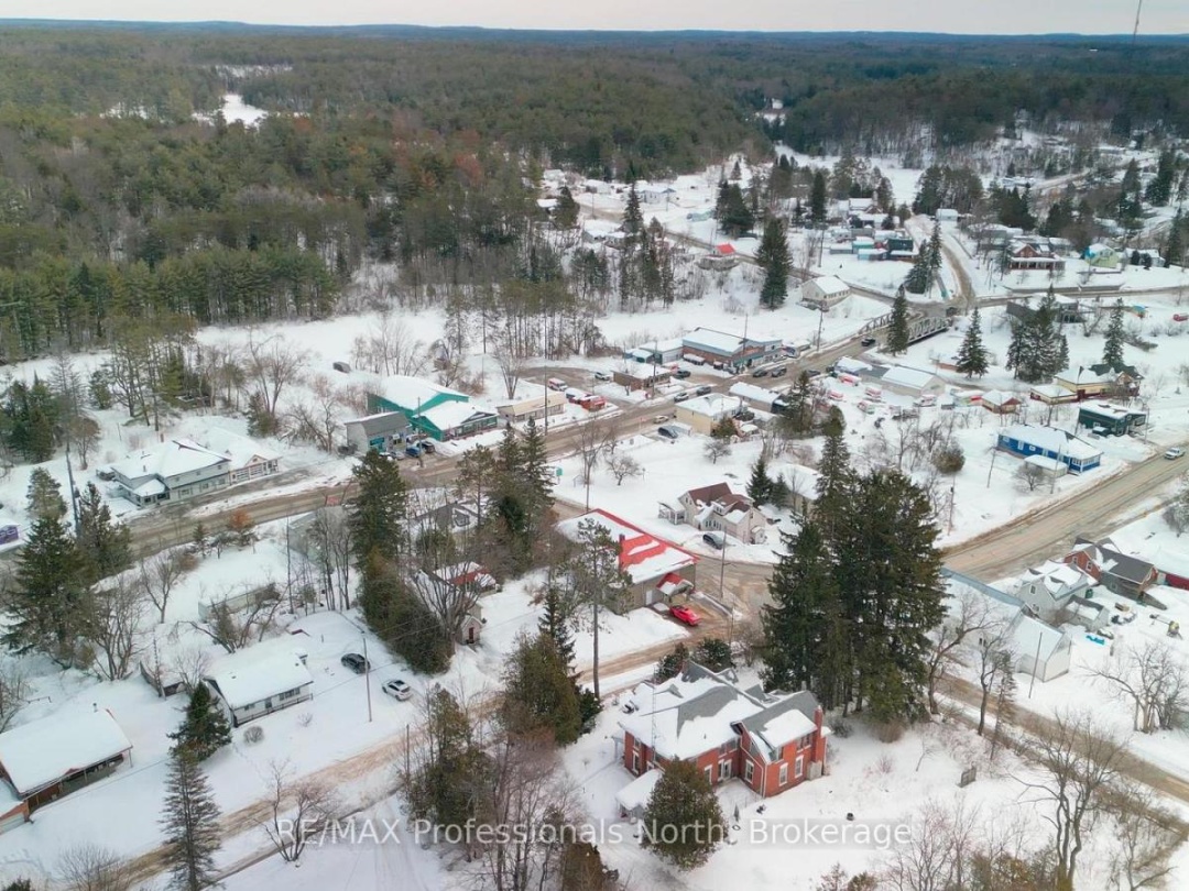 4 DICKSON STREET, Kawartha Lakes (Kinmount)