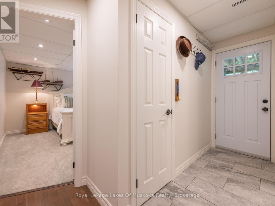 1588 SKYLINE DRIVE, Peninsula Lake