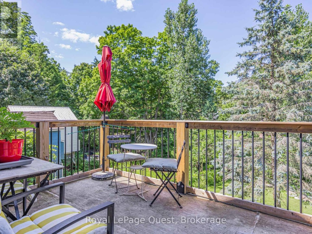 214 MISSISSAGA STREET W, 