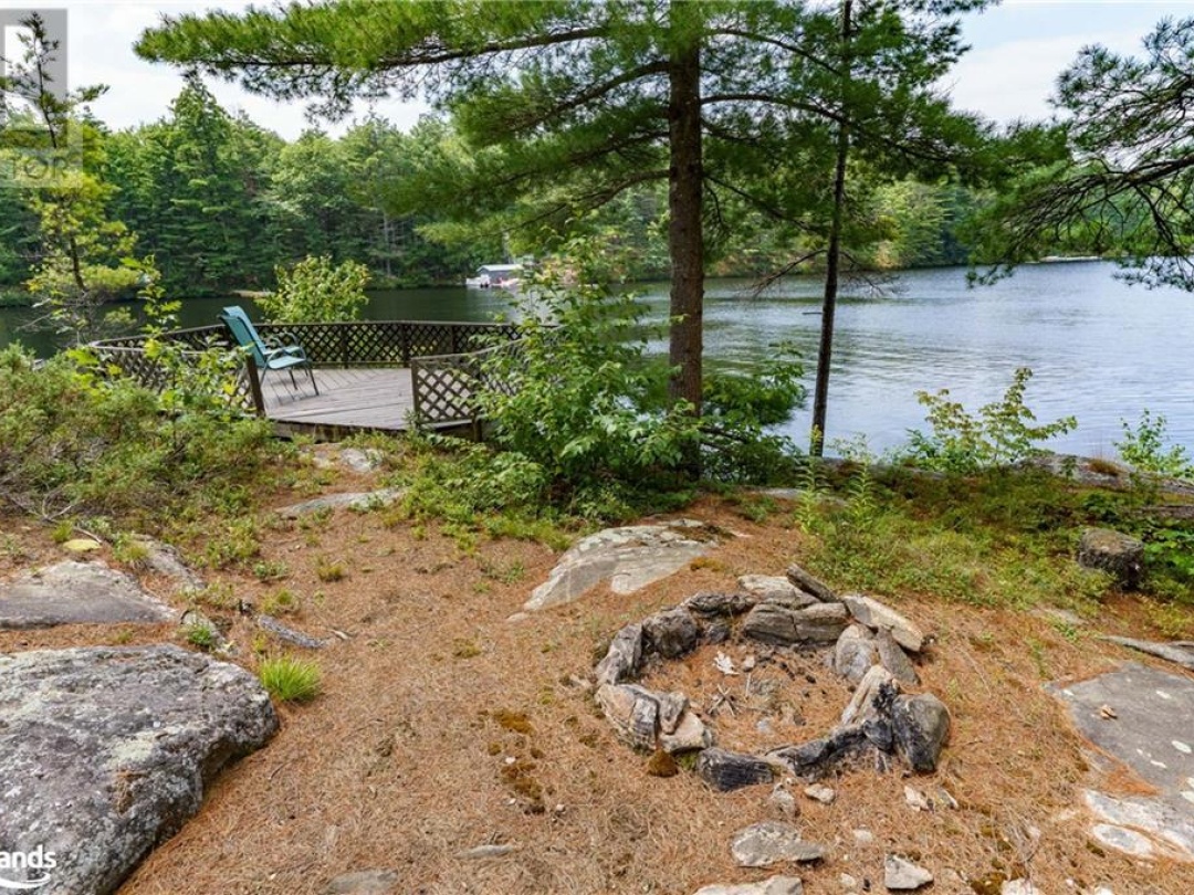 1375 Gull Lake, Gull Lake